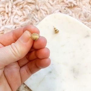 Vintage Gold Seashell Stud Earrings